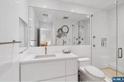 532 Winthrop Road, Teaneck Township, NJ 07666 - Photo 21