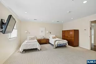 532 Winthrop Rd, Teaneck Township, NJ 07666 - Photo 25