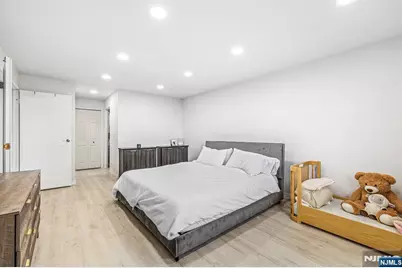 427 Harmon Cove Tower 427 #427, Secaucus, NJ 07094 - Photo 15