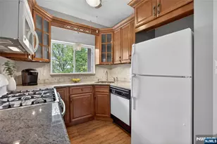 919 Burgundy Way, Wayne, NJ 07470 - Photo 9
