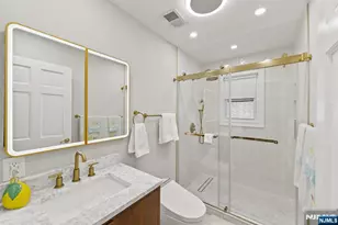 536 Second Ave, Lyndhurst Township, NJ 07071 - Photo 45