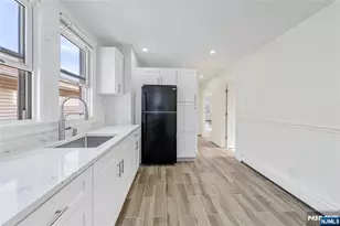 27 Monsignor Owens Pl 2, Nutley, NJ 07110 - Photo 9
