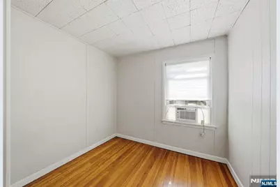 219 Columbus Avenue, Palisades Park, NJ 07650 - Photo 17