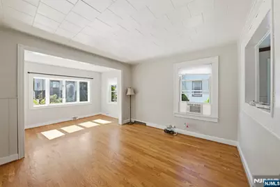 219 Columbus Avenue, Palisades Park, NJ 07650 - Photo 5