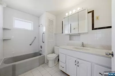 219 Columbus Avenue, Palisades Park, NJ 07650 - Photo 13