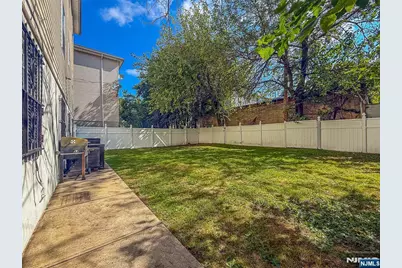 338 S 10th Street, Newark, NJ 07103 - Photo 33