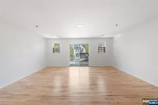 338 S 10th St, Newark, NJ 07103 - Photo 21
