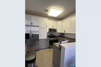 182 Brittany Court 221 #221, Clifton, NJ 07013 - Photo 13