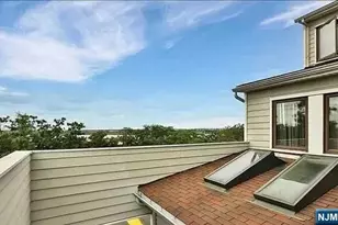 815 Topsail Ln, Secaucus, NJ 07094 - Photo 13