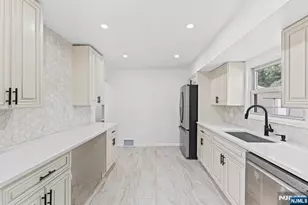18 Farmingdale Ave, Bloomfield, NJ 07003 - Photo 15