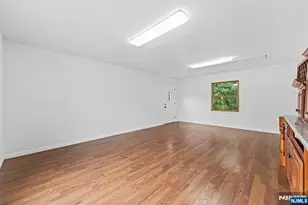 18 Farmingdale Ave, Bloomfield, NJ 07003 - Photo 9