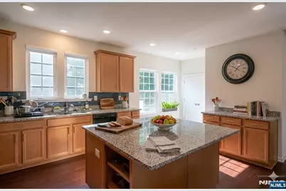 78 Landmark Lane 78 #78, Fair Lawn, NJ 07410 - Photo 7