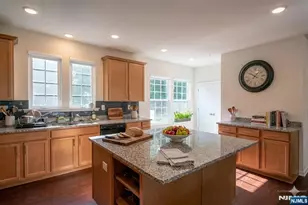 78 Landmark Ln 78, Fair Lawn, NJ 07410 - Photo 7