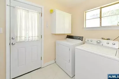 89 Crescent Avenue, Wyckoff Township, NJ 07481 - Photo 11