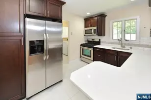 89 Crescent Ave, Wyckoff Township, NJ 07481 - Photo 7
