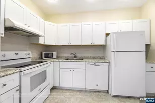 6412 Richmond Road 412, West Milford, NJ 07480 - Photo 5