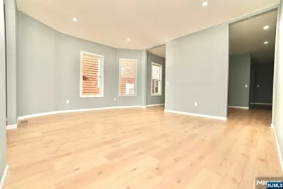678 Highland Avenue, Newark, NJ 07104 - Photo 3