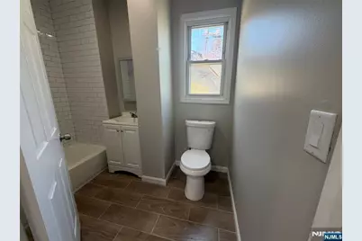 37 Mapes Avenue 3 #3, Newark, NJ 07112 - Photo 5