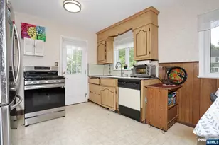 163 Monroe Ave, River Edge, NJ 07661 - Photo 11