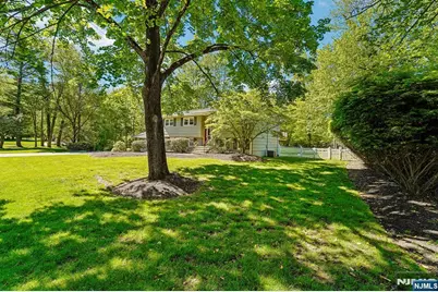 44 Brookwood Drive, Mahwah, NJ 07430 - Photo 3