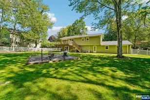 44 Brookwood Dr, Mahwah, NJ 07430 - Photo 35