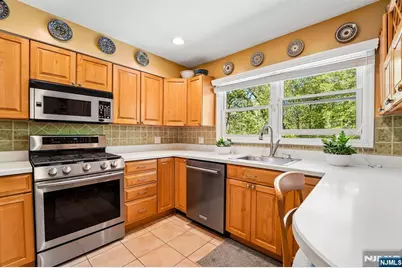 44 Brookwood Drive, Mahwah, NJ 07430 - Photo 15