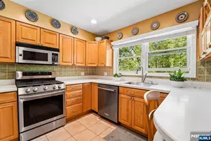 44 Brookwood Dr, Mahwah, NJ 07430 - Photo 15