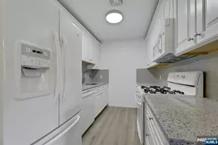 846 Riverside 202, Lyndhurst Township, NJ 07071 - Photo 9
