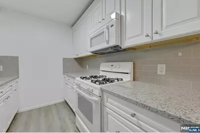 846 Riverside 202 #202, Lyndhurst Township, NJ 07071 - Photo 11
