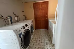 458 Lawn Ave 2nd Floor, Palisades Park, NJ 07650 - Photo 11