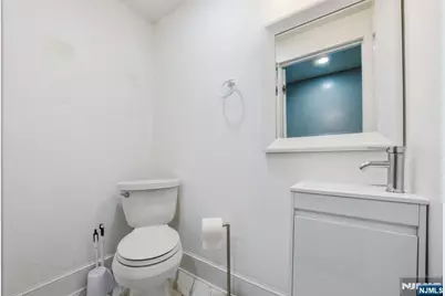 245 Jewett Avenue, Jersey City, NJ 07304 - Photo 29