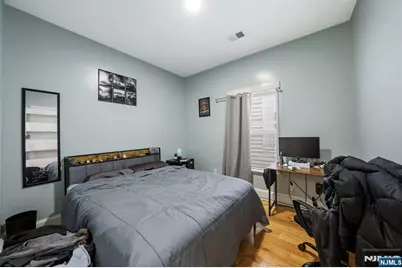 245 Jewett Avenue, Jersey City, NJ 07304 - Photo 7
