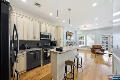 245 Jewett Avenue, Jersey City, NJ 07304 - Photo 5