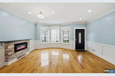 245 Jewett Avenue, Jersey City, NJ 07304 - Photo 15