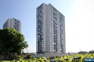 6 Horizon 2405, Fort Lee, NJ 07024 - Photo 1