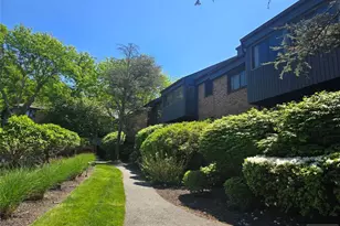 230 Indian Hollow, Mahwah, NJ 07430 - Photo 3