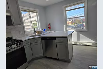36 Augusta, Elmwood Park, NJ 07407 - Photo 15