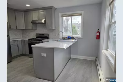 36 Augusta, Elmwood Park, NJ 07407 - Photo 5