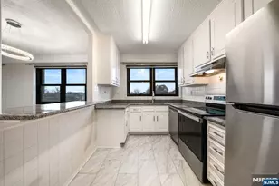 7855 Blvd East 6L, North Bergen, NJ 07047 - Photo 9