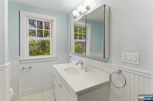 54 Rochelle Ave, Rochelle Park Township, NJ 07662 - Photo 17