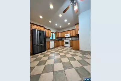 367 Morse Avenue, Ridgefield, NJ 07657 - Photo 7