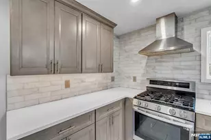 297 Hamilton Pl, Hackensack, NJ 07601 - Photo 9