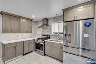 297 Hamilton Pl, Hackensack, NJ 07601 - Photo 7