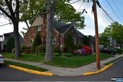 585 Monroe Place, Ridgefield, NJ 07657 - Photo 3