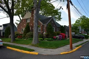 585 Monroe Pl, Ridgefield, NJ 07657 - Photo 3