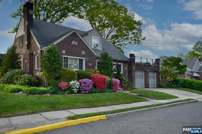 585 Monroe Place, Ridgefield, NJ 07657 - Photo 1
