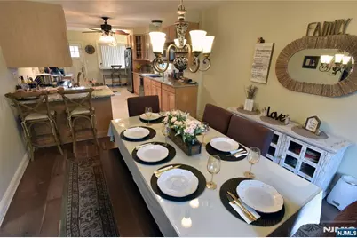 585 Monroe Place, Ridgefield, NJ 07657 - Photo 7