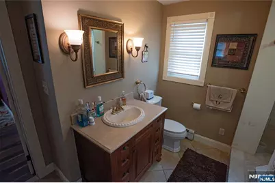 585 Monroe Place, Ridgefield, NJ 07657 - Photo 15