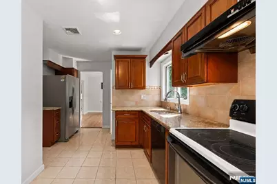 557 Monroe Court, River Edge, NJ 07661 - Photo 15