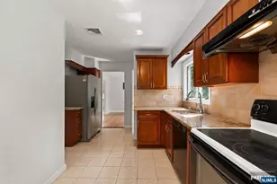557 Monroe Ct, River Edge, NJ 07661 - Photo 15